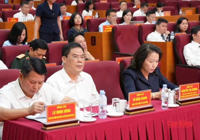 Phó Bí thư Tỉnh ủy, Chủ tịch Ủy ban MTTQ tỉnh Vũ Hồng Quang tham dự hội nghị.