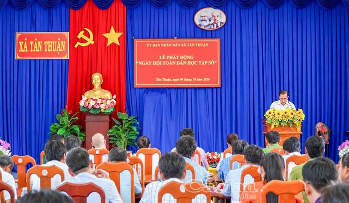 Ngày hội toàn dân học tập số tại xã Tân Thuận góp phần nâng cao kỹ năng số, giúp người dân tiếp cận và sử dụng hiệu quả các tiện ích công nghệ trong đời sống.