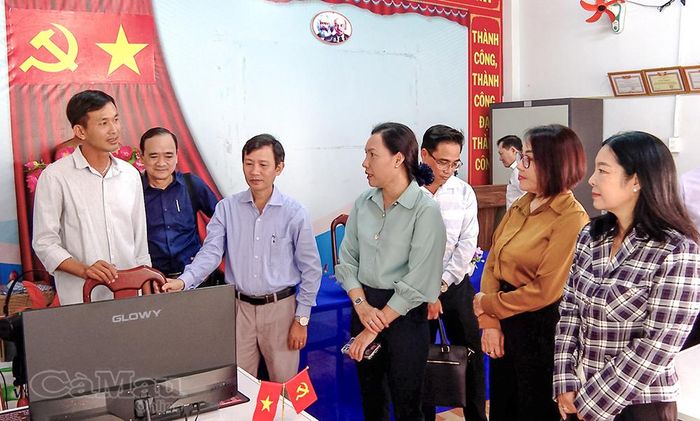 Trước đó, Đoàn giám sát đã kiểm tra thực tế tại Trung tâm Văn hoá, Thể thao và Truyền thông xã, Nhà văn hoá ấp Hiệp Bình và Nhà văn hoá ấp Lưu Hoa Thanh.
