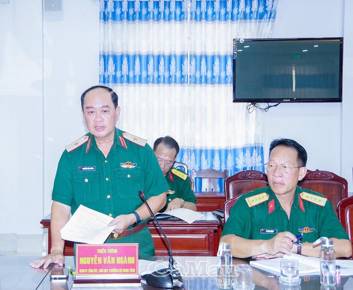 Thiếu tướng Nguyễn Văn Ngành, Chỉ huy trưởng Bộ CHQS tỉnh Cà Mau, báo cáo tình hình giải ngân vốn đầu tư công.