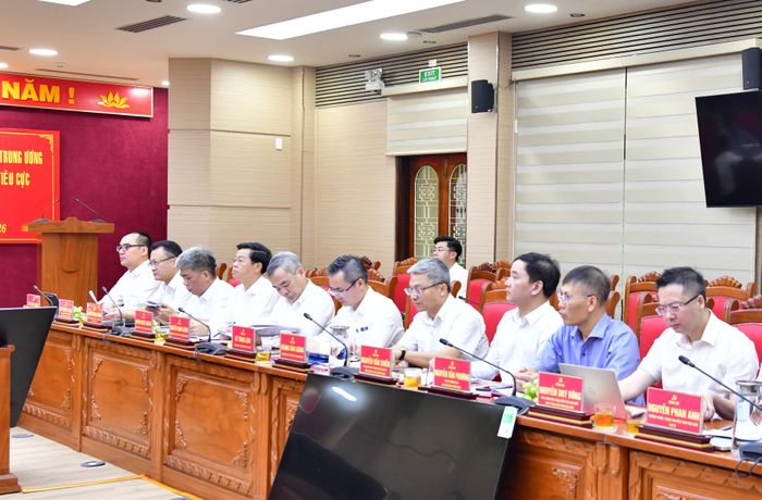 Đoàn công tác của Ban Chỉ đạo Trung ương về phòng, chống tham nhũng, lãng phí, tiêu cực và KTNN làm việc với Ban Thường vụ Tỉnh ủy Gia Lai. Ảnh: XUÂN HỒNG