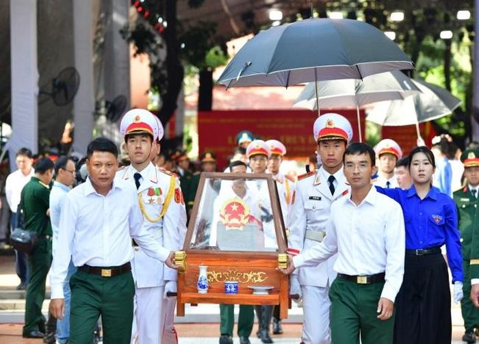 Đoàn viên, thanh niên và các lực lượng phối hợp thành kính thực hiện nhiệm vụ trong buổi tổng duyệt