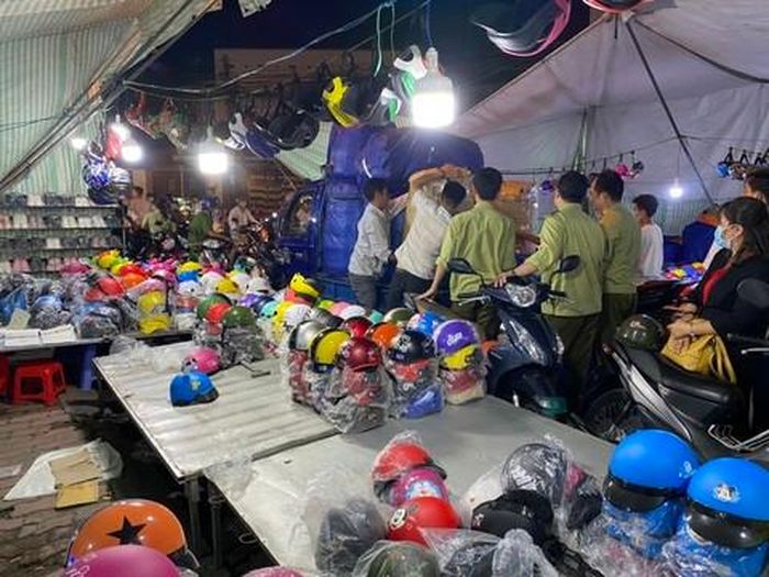 Nhiều năm qua, Công ty Nón Sơn đã luôn hỗ trợ, đồng hành cùng lực lượng chức năng phát hiện và xử lý nhiều cơ sở sản xuất và mua bán MBH giả nhãn hiệu trên thị trường