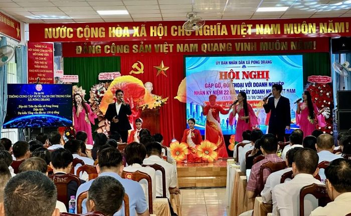 Những tiết mục văn nghệ đặc sắc mang đến không khí vui tươi, ấm áp trong buổi gặp mặt các doanh nhân.