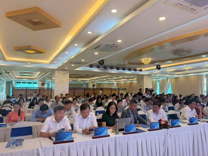 Các đại biểu tham dự Diễn đàn Kinh tế Tư nhân Việt Nam (VPSF) 2026 - Vòng đối thoại địa phương Cần thơ với chủ đề “Chuyển đổi số - Chuyển đổi xanh”.