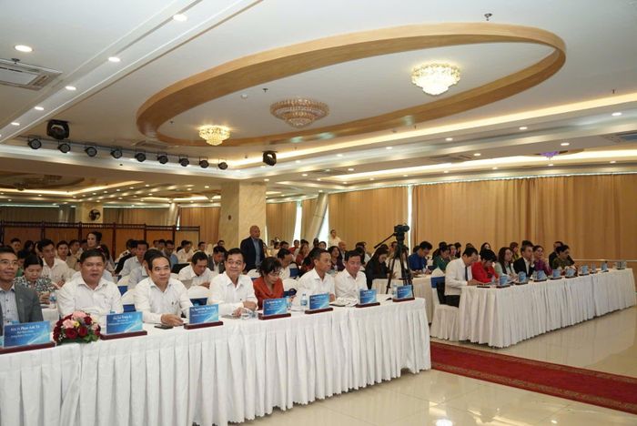 Các đại biểu tham gia diễn đàn