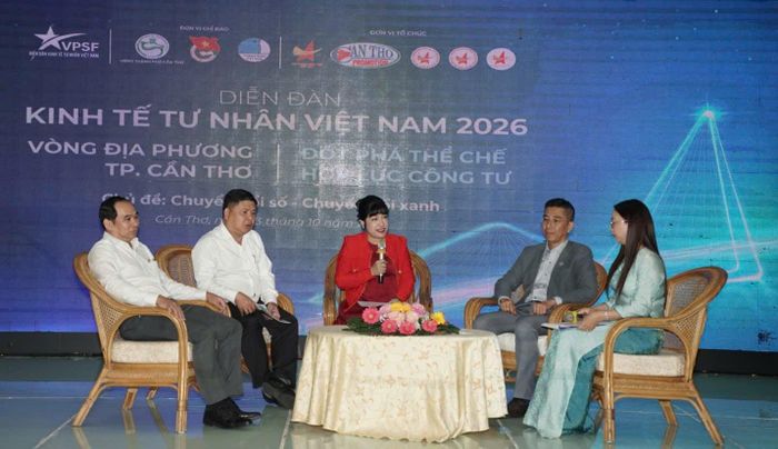 Các đại biểu tham gia thảo luận tại diễn đàn