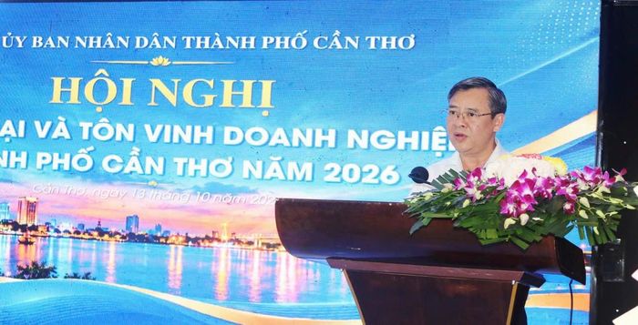 Ông Trương Cảnh Tuyên, Chủ tịch UBND TP Cần Thơ phát biểu tại hội nghị