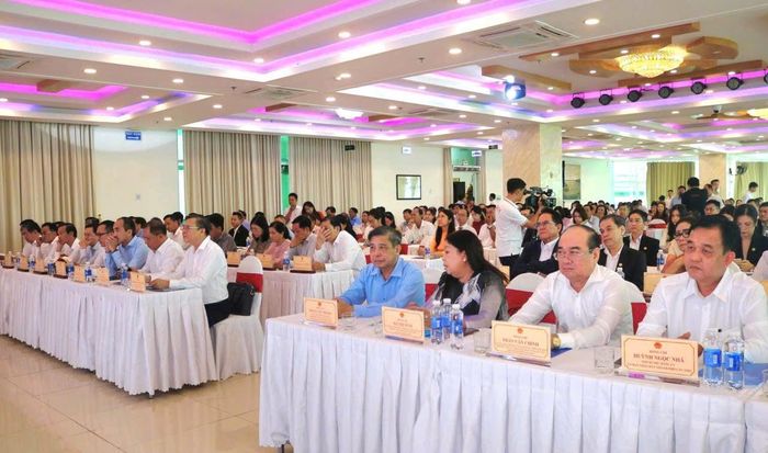 Các đại biểu tham dự hội nghị