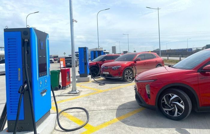 Một trạm sạc xe điện tại Việt Nam.