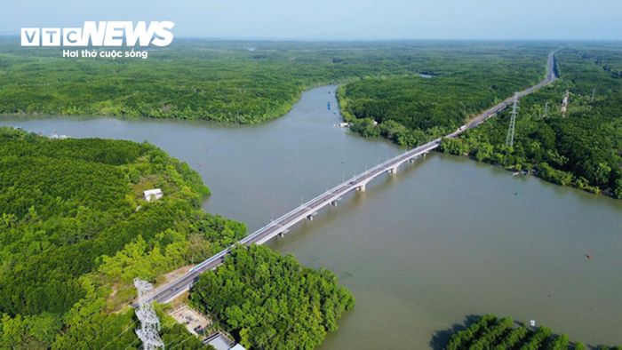 Cần Giờ và Côn Đảo là những địa bàn ưu tiên chuyển đổi giao thông xanh, bảo vệ nghiêm ngặt vùng phát thải thấp từ 1/1/2028.