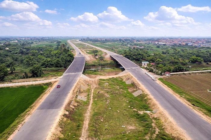 Tuyến đường Vành đai 4 đoạn qua địa phận xã Tiến Thắng, Hà Nội.