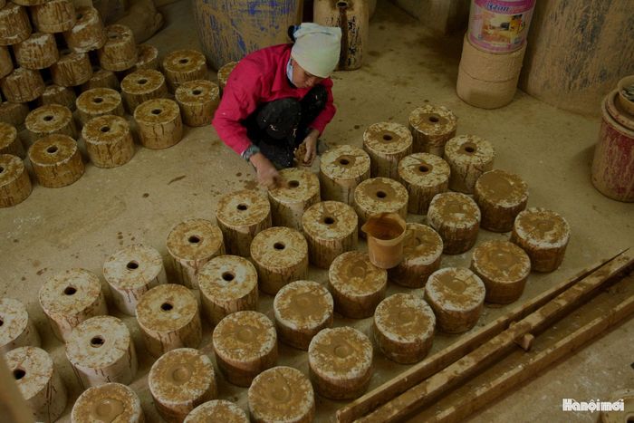 Với nguyên liệu tự nhiên, độ bền cao và triết lý chế tác Á Đông, mỗi tác phẩm gốm Bát Tràng được ví như một "câu chuyện vật thể", đóng vai trò như một đại sứ văn hóa lan tỏa giá trị truyền thống Việt Nam và đáp ứng xu hướng tiêu dùng xanh toàn cầu.