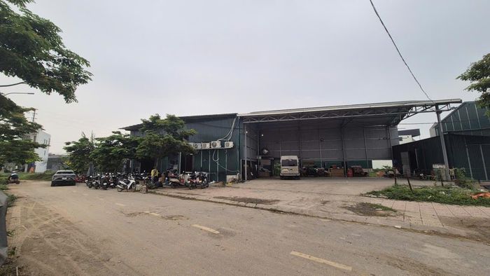 Các công trình nhà xưởng vi phạm tại khu vực Cao Xá, xã Hoài Đức. Ảnh: HL