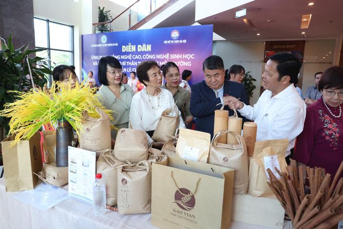 Hà Nội hướng tới nâng cao năng suất, chất lượng, giá trị gia tăng, đồng thời từng bước hình thành nền nông nghiệp sinh thái, xanh, tuần hoàn và phát thải thấp. Ảnh: PV