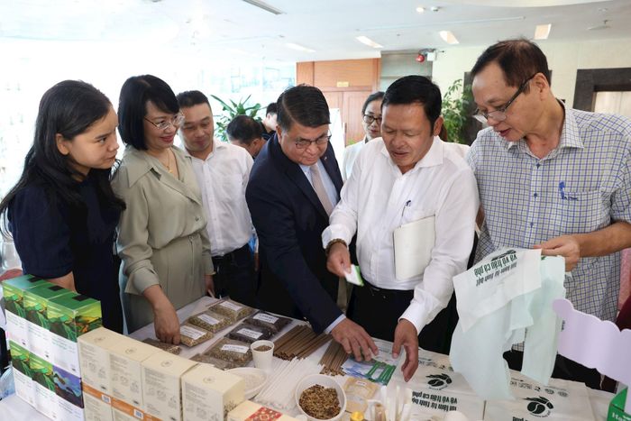 Bao bì có vai trò thiết yếu trong bảo vệ nông sản, thực phẩm trước tác động cơ học, độ ẩm, oxy, vi sinh vật và những yếu tố bất lợi trong quá trình lưu thông. Ảnh: PV