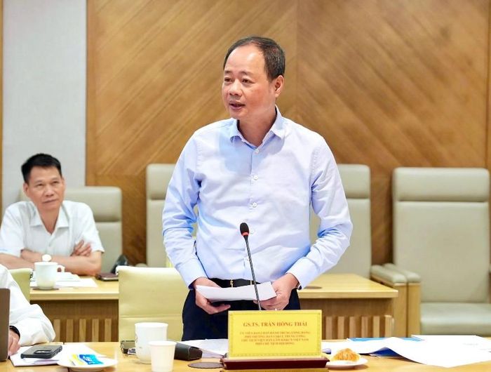 GS.TS Trần Hồng Thái, Phó Trưởng Ban Chính sách và Chiến lược Trung ương, Chủ tịch Viện Hàn lâm KH&CN Việt Nam, Phó Chủ tịch Hội đồng phát biểu tại phiên họp. Ảnh: PV