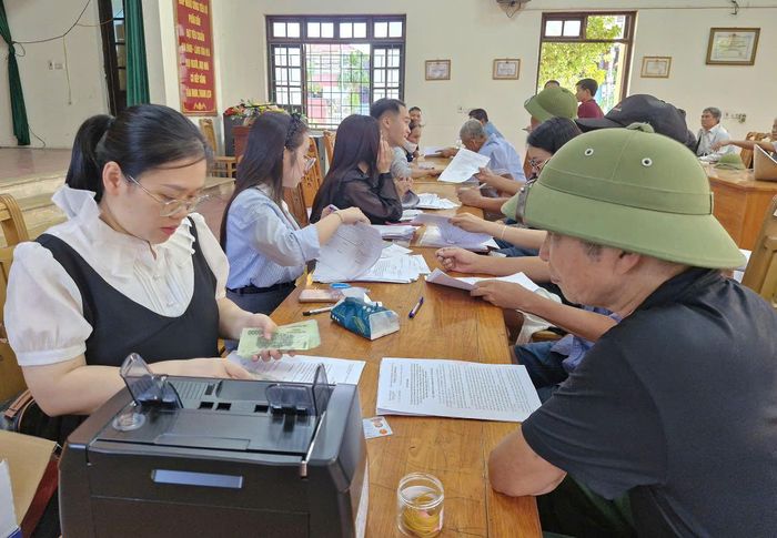 Công tác chi trả kinh phí bồi thường, hỗ trợ giải phóng mặt bằng Dự án Trục không gian Quốc lộ 1A ở xã Phú Xuyên được thực hiện công khai, minh bạch, đảm bảo trình tự, đúng đối tượng, đúng chính sách và quyền lợi của người dân theo quy định.