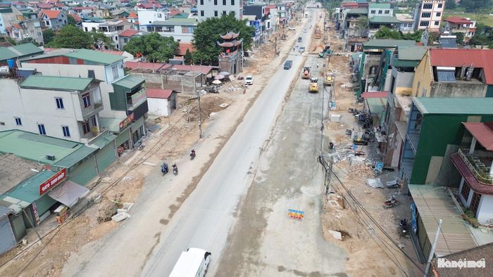 Sau khi "nút thắt" giải phóng mặt bằng được tháo gỡ sau 6 năm, dự án nâng cấp, mở rộng Quốc lộ 21B qua địa bàn xã Thanh Oai và xã Bình Minh đang bước vào giai đoạn tăng tốc. Hàng loạt mũi thi công được triển khai đồng loạt ngay sau khi mặt bằng được bàn giao, mở ra kỳ vọng sớm hoàn thiện tuyến đường huyết mạch kết nối phía Nam Hà Nội.