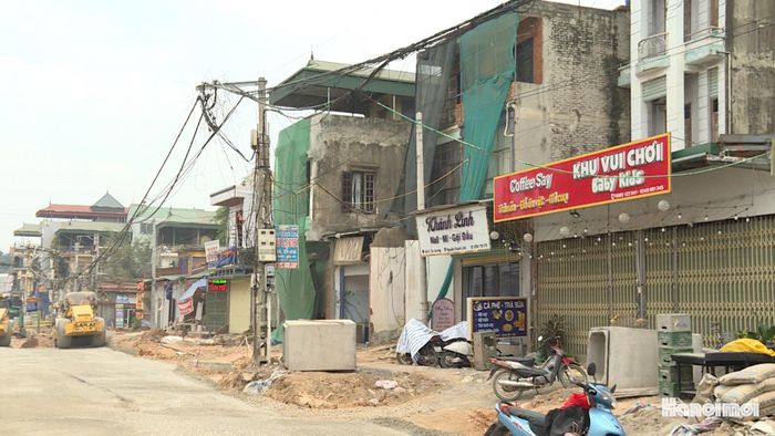 Thực tế này cho thấy, các đơn vị có trách nhiệm liên quan và UBND xã Dân Hòa cần tích cực hơn nữa trong công tác giải phóng mặt bằng. Trong khi phần khó khăn nhất là vận động các hộ dân đồng thuận bàn giao mặt bằng được chính quyền địa phương vượt qua thì các đơn vị quản lý điện lực, viễn thông,...cần nghiêm túc đồng hành trong công tác này.