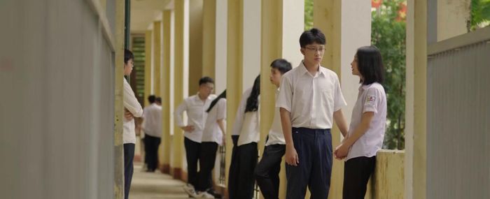 Thơ và Sơn tâm sự về những biến cố của gia đình. Ảnh VTV