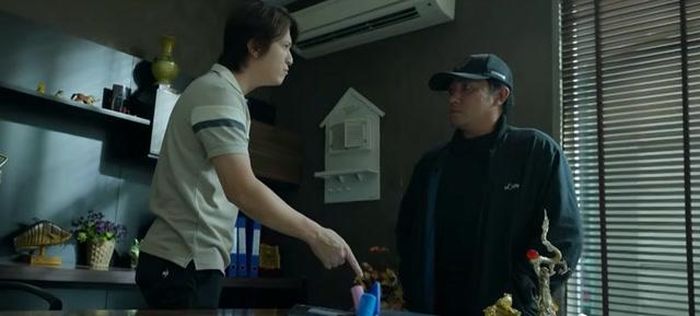 Nghiệm thể hiện con người khác hẳn khi ăn nói như kẻ giang hồ. Ảnh VTV