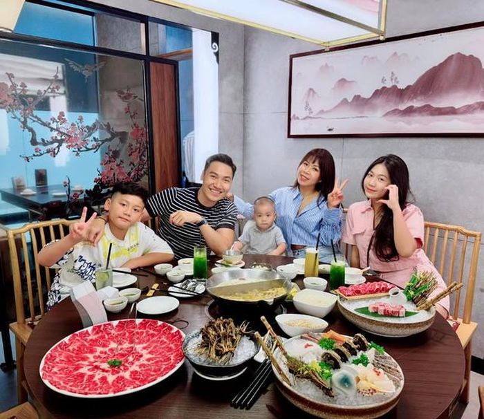 Tổ ấm hạnh phúc của gia đình Mạnh Trường