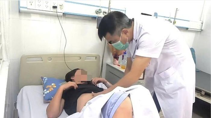 Các bác sĩ khuyến cáo, người dân không nên chủ quan khi mắc sốt xuất huyết. Ảnh: Bệnh viện Bệnh Nhiệt đới Trung ương. 