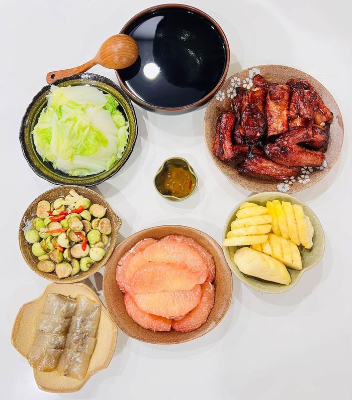 Những bữa cơm nhà do mẹ chuẩn bị lưu giữ hương vị thân thuộc, gắn với ký ức tuổi thơ và những khoảnh khắc gia đình quây quần.