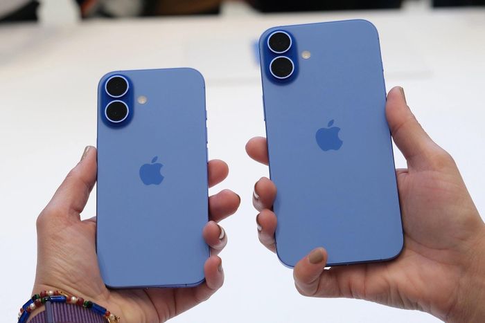 iPhone 16e