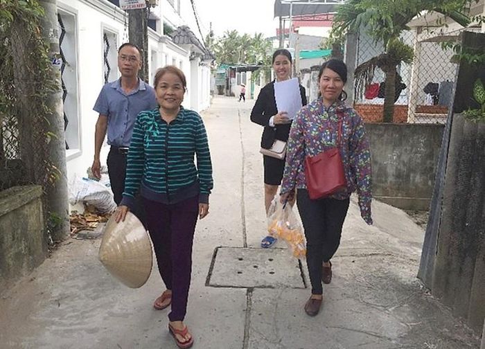 Thực địa thu thập dữ liệu nghiên cứu.  Ảnh: Đoàn Bình Minh