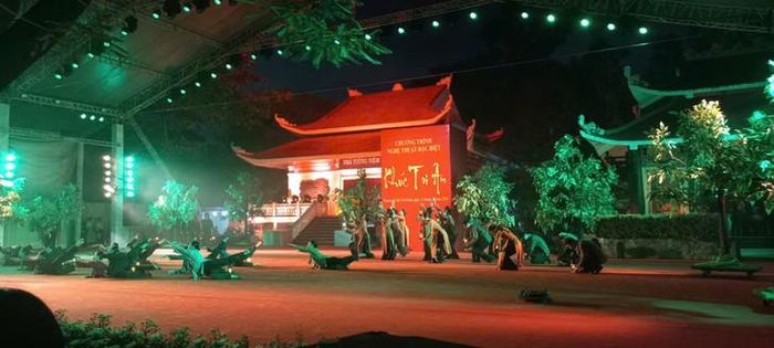 Một tiết mục văn nghệ trong Chương trình nghệ thuật " Khúc tri ân". Ảnh: Đỗ Bá