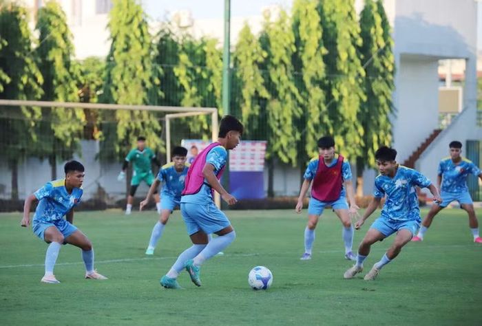 U17 Việt Nam miệt mài tập luyện, hướng tới VCK FIFA U17 World Cup 2026