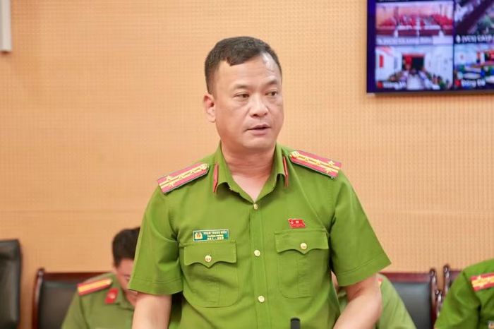 Đại tá Phạm Trung Hiếu, Trưởng phòng Cảnh sát PCCC và CNCH tham luận tại Hội nghị