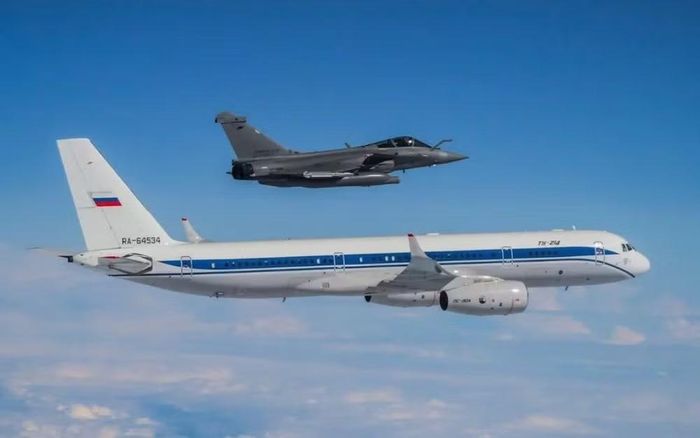 Vào tháng 1/2026, Tập đoàn nhà nước Rostec thông báo trong bối cảnh giảm dần quy mô đội bay của các hãng hàng không Nga, chính quyền đã mở rộng chương trình khôi phục 12 máy bay cũ để phục vụ nhu cầu hàng không dân dụng, trong đó có Tu-214.