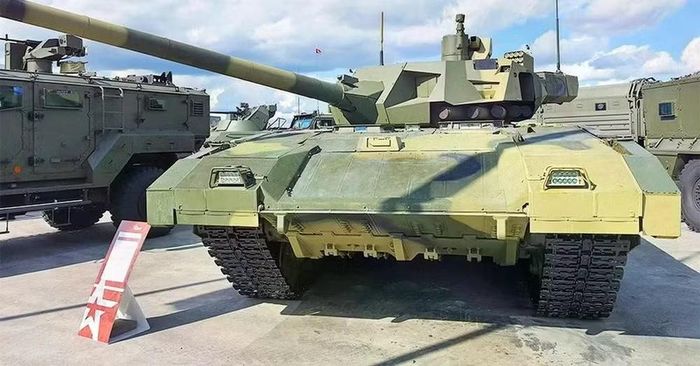 Xe tăng chiến đấu chủ lực (MBT) T-14 Armata thế hệ mới nhất của Nga đang được đưa vào vận hành theo từng giai đoạn, nó tiếp tục được cải tiến dựa trên kinh nghiệm lấy từ chiến trường.