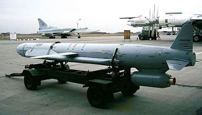 Sang tới mùa thu năm 2025, ấn phẩm Militarnyi của Ukraine đã công bố một số tài liệu mật bị rò rỉ của Nga, trong đó cho biết lực lượng không quân chiến lược sẽ nhận được 16 quả Kh-BD trong giai đoạn 2024 và 2026, mỗi tên lửa trị giá 4,5 triệu USD.