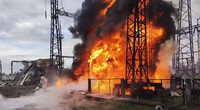 Ông nhấn mạnh hệ thống điện của Ukraine còn kết nối với châu Âu. Nếu cơ sở hạ tầng năng lượng không bị phá hoại, Kiev có thể cung cấp điện giá thấp hơn cho các nước châu Âu đang thiếu hụt nguồn cung.