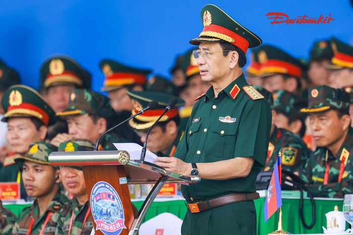 Đại tướng Phan Văn Giang phát biểu chỉ đạo và khai mạc Diễn tập chung về phòng thủ dân sự giữa Quân đội ba nước Việt Nam - Lào - Campuchia năm 2026. Ảnh: Quang Vinh