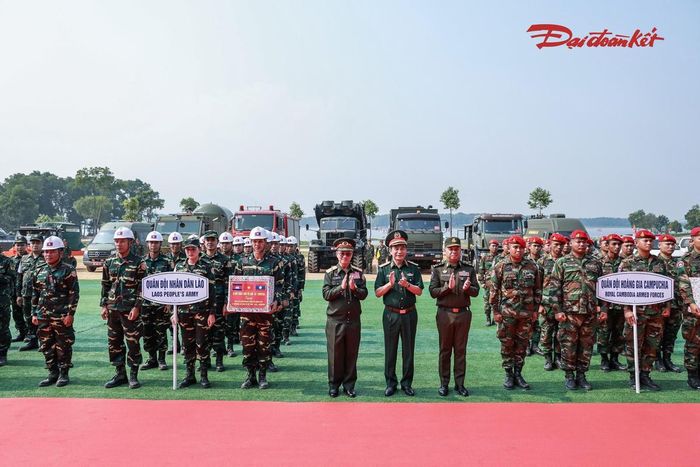  Diễn tập chung về phòng thủ dân sự giữa Quân đội ba nước Việt Nam - Lào - Campuchia năm 2026 diễn ra tại Lữ đoàn 249 (Binh chủng Công binh). Ảnh: Quang Vinh