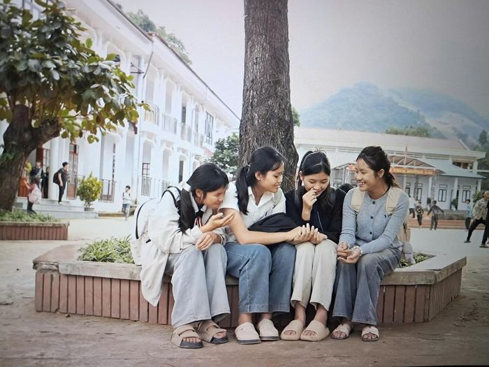 Miễn học phí và các chính sách an sinh xã hội góp phần tháo gỡ rào cản khiến trẻ em phải nghỉ học sớm. Ảnh: T.L.
