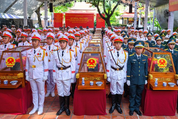 Hình ảnh trong buổi tổng duyệt lễ viếng, truy điệu và an táng hài cốt liệt sĩ tại Công viên Lê Thị Riêng ngày 12/10. Ảnh: Hoài Bảo.