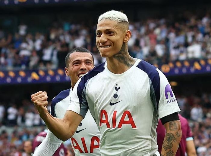  Richarlison đang mắc kẹt ở Spurs. 