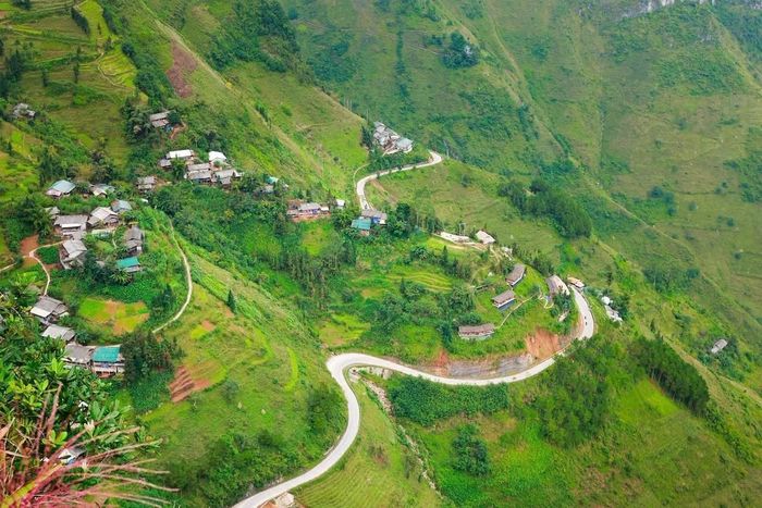  Khu du lịch Hà Giang hút khách vì vẻ đẹp hoang sơ. Ảnh: Hoàng An. 
