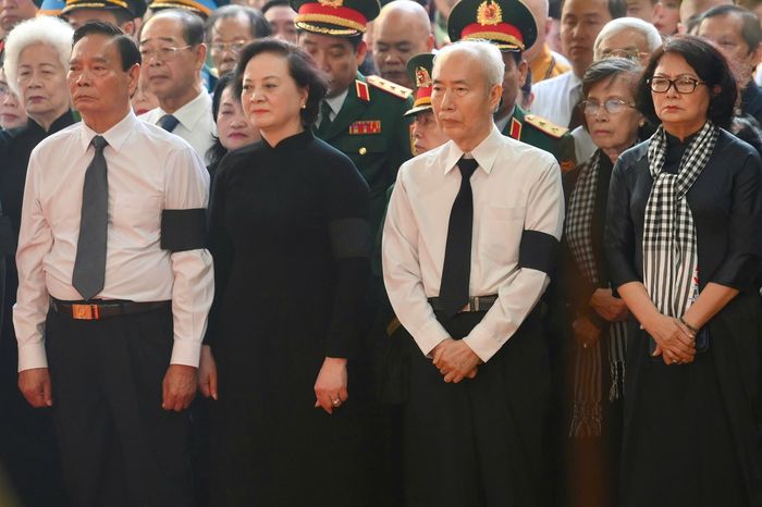 Tham dự buổi lễ còn có Phó thủ tướng Phạm Thị Thanh Trà (Trưởng ban Chỉ đạo quốc gia về tìm kiếm, quy tập và xác định danh tính hài cốt liệt sĩ); nguyên Phó chủ tịch nước Trương Mỹ Hoa, nguyên Phó chủ tịch nước Đặng Thị Ngọc Thịnh; ông Huỳnh Đảm, nguyên Chủ tịch Ủy ban Trung ương MTTQ Việt Nam.