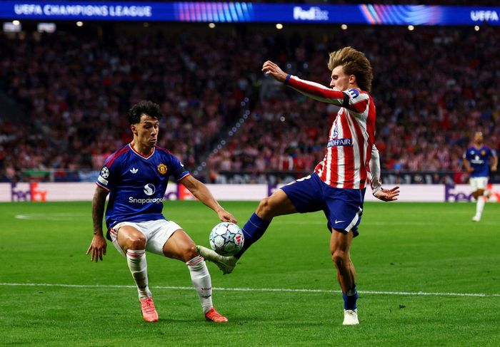  Lisandro Martinez yêu cầu MU đầu tư mạnh hơn sau thất bại 0-2 trước Atletico Madrid. 