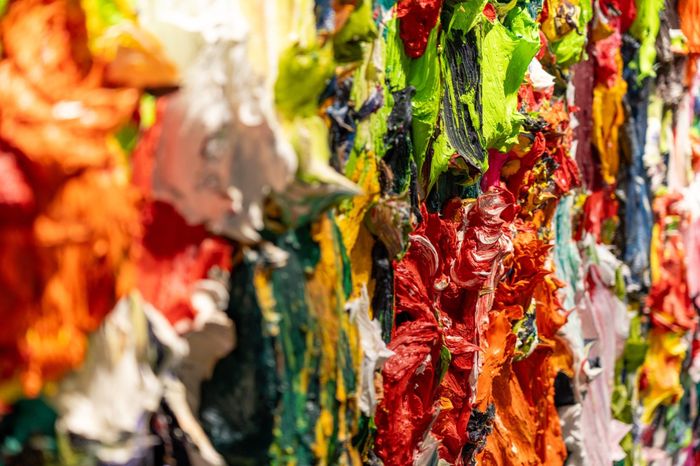  Gen Z cởi mở hơn với những gương mặt mới trong nghệ thuật. Ảnh: Art Basel.