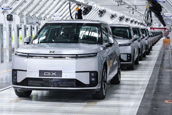 Xpeng đang đàm phán với Volkswagen và một số nhà sản xuất khác về khả năng mua lại một nhà máy tại châu Âu. Việc mở rộng sản xuất tại thị trường này đang trở thành hướng đi quan trọng đối với các hãng xe Trung Quốc.