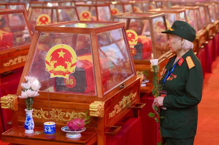 Lễ viếng, lễ truy điệu 731 hài cốt liệt sĩ tại Công viên Lê Thị Riêng diễn ra trong không khí trang nghiêm, thành kính. Ảnh: Hoài Bảo - Duy Hiệu.