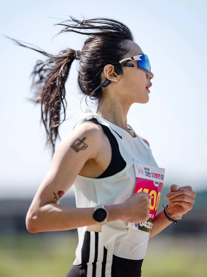 Yoo Ji-won hoàn thành marathon Seoul hồi tháng 3 với thành tích 2 giờ 56 phút 32 giây.